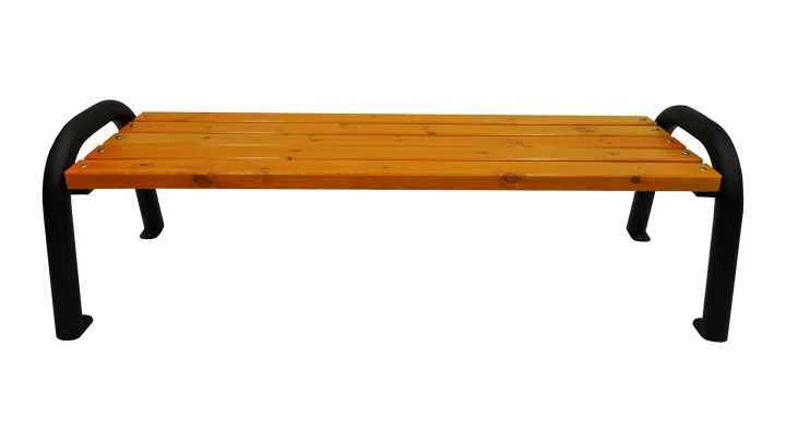 Gartenbank ohne Rückenlehne mit Metallbeinen auf weißem Hintergrund