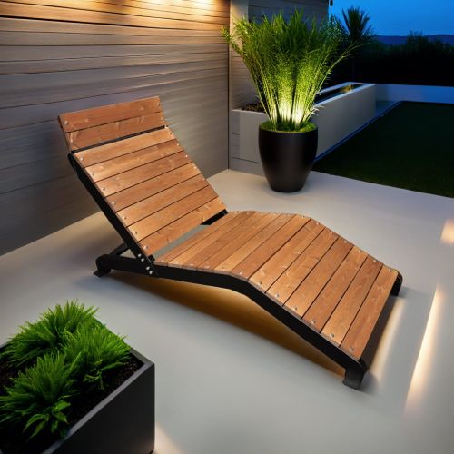 Profilierter Gartenliegestuhl aus Holz – für Terrasse, Sauna und Pool